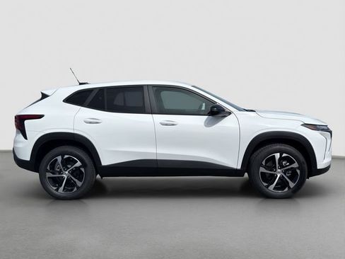 New 2026 Chevrolet Trax RS image 7