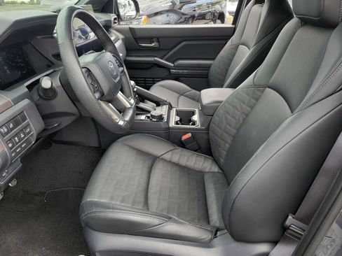 Used 2024 Toyota Tacoma TRD Sport w/ TRD Sport Premium Package AWD/4WD image 16