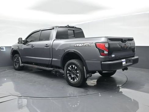 Used 2022 Nissan Titan PRO-4X w/ Pro-4x Convenience Package AWD/4WD image 6