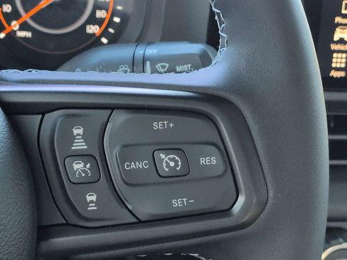 Used 2026 Jeep Gladiator Mojave AWD/4WD image 25