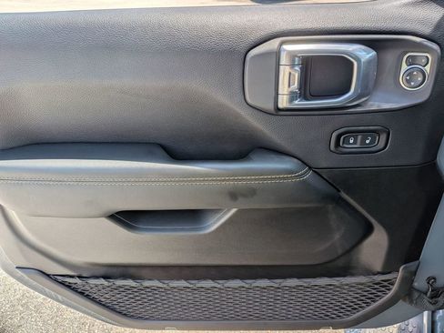 Used 2024 Jeep Wrangler Unlimited Sahara AWD/4WD image 30