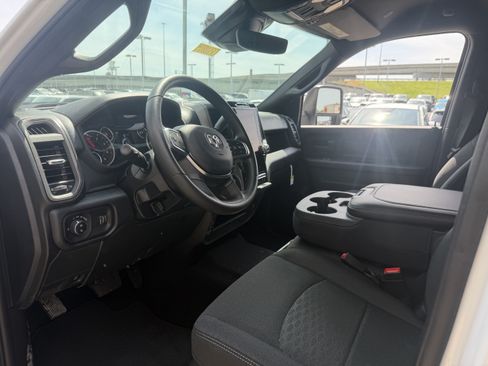 New 2026 RAM 3500 Tradesman AWD/4WD image 30