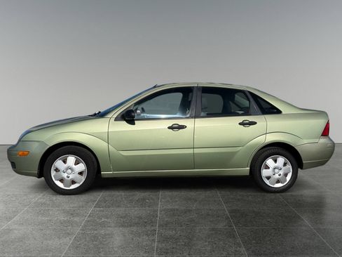 Used 2007 Ford Focus S FWD image 2