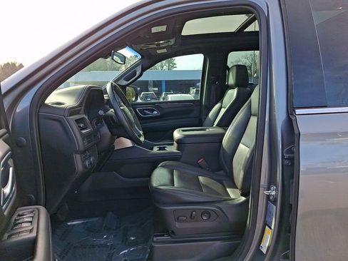 Used 2021 Chevrolet Suburban LT image 18