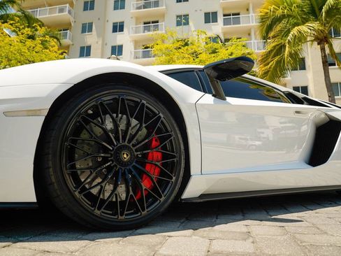 Used 2018 Lamborghini Aventador S image 35