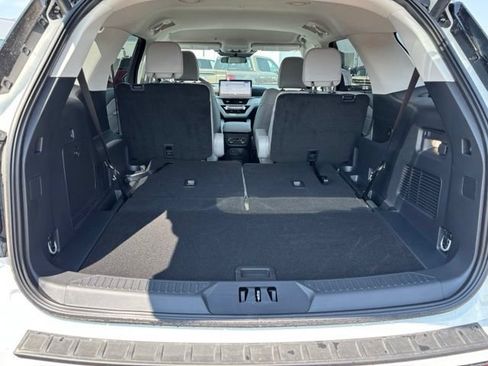 New 2026 Ford Explorer Active w/ Active Comfort Package AWD/4WD image 18