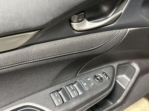Used 2019 Honda Civic EX image 21