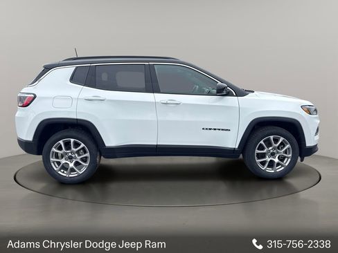 Used 2025 Jeep Compass Limited AWD/4WD image 6