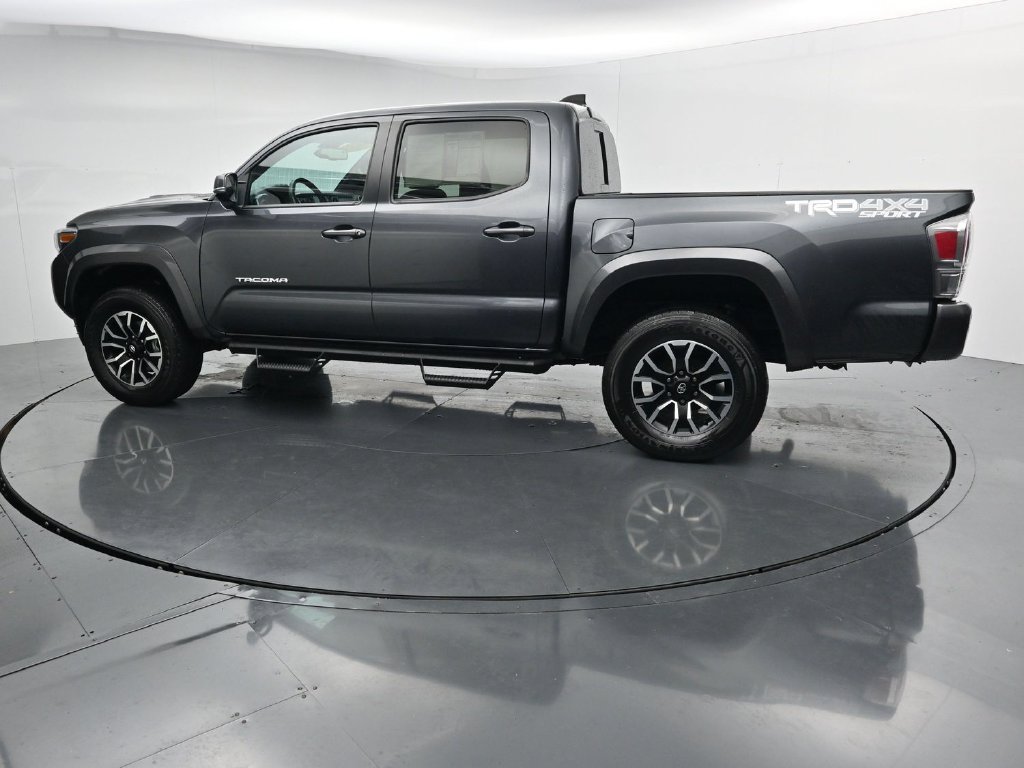 Used 2022 Toyota Tacoma TRD Sport w/ Technology Package AWD/4WD image 5
