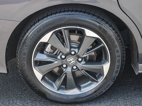 Used 2023 Honda Odyssey Elite image 12