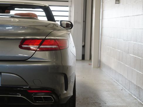 Used 2020 Mercedes-Benz S 560 Cabriolet image 16