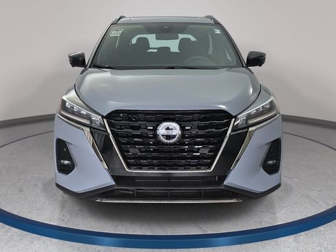 Certified 2023 Nissan Kicks SR FWD image 2