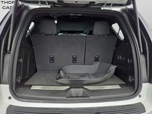Used 2025 Chevrolet Tahoe High Country AWD/4WD image 33