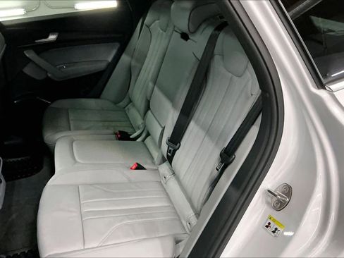 Used 2023 Audi Q5 2.0T Premium w/ Convenience Package image 28