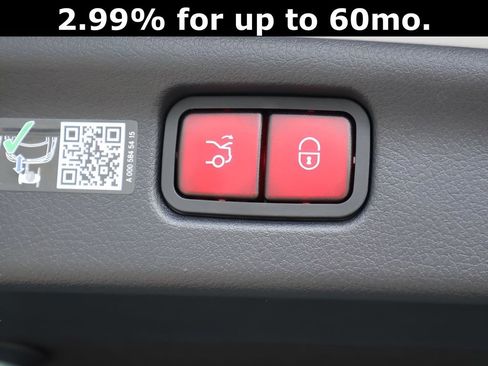 New 2025 Mercedes-Benz C 300 4MATIC Sedan image 18