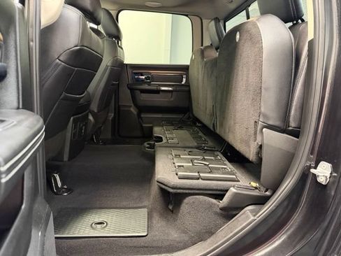 Used 2018 RAM 1500 Laramie w/ Convenience Group AWD/4WD image 34