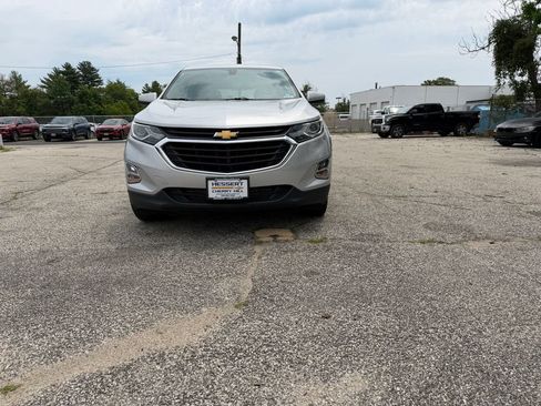 Used 2018 Chevrolet Equinox LT FWD image 2