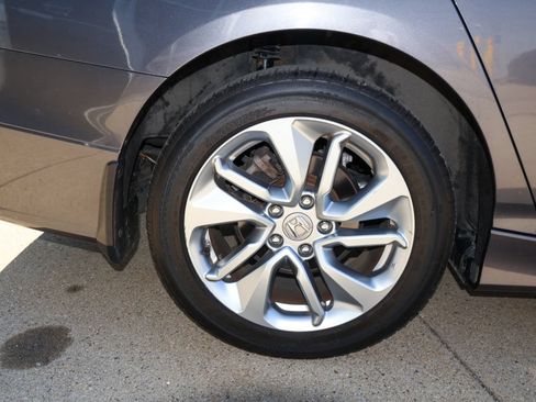 Used 2018 Honda Accord LX image 9