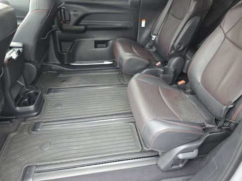 Used 2025 Toyota Sienna XSE w/ XSE Premium Package image 29