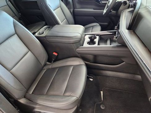 Used 2025 Chevrolet Tahoe LT AWD/4WD image 16