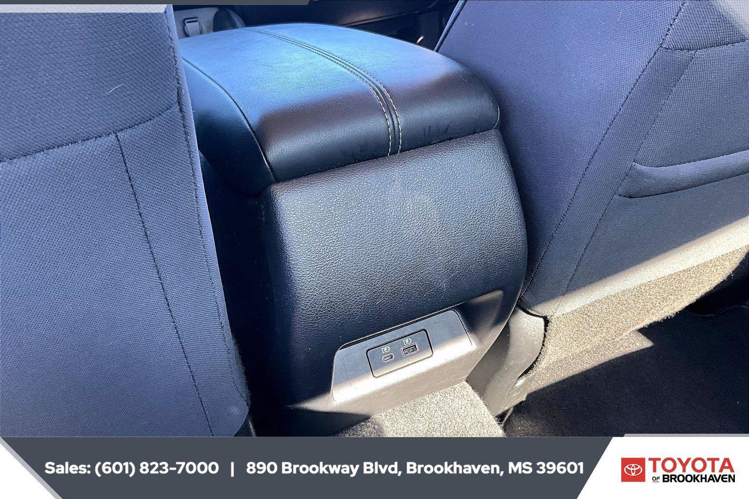 Used 2025 Nissan Altima 2.5 SV FWD image 24