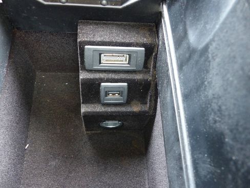 Used 2014 Mercedes-Benz SL 550 image 48