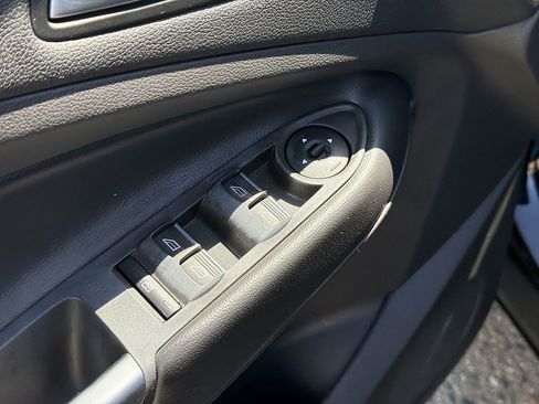 Used 2019 Ford Escape Titanium FWD image 22