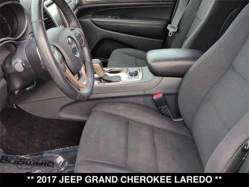 Used 2017 Jeep Grand Cherokee Laredo w/ Quick Order Package 23E image 2