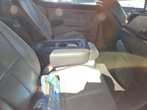 Used 2019 Kia Sedona EX image 6