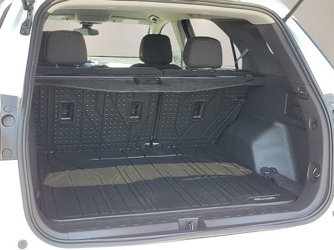 Used 2023 Chevrolet Equinox LT w/ LPO, Floor Liner Package FWD image 8