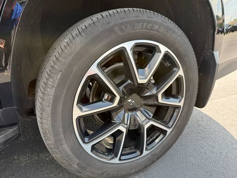 Used 2023 Chevrolet Tahoe RST AWD/4WD image 16