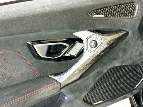 Used 2018 Lamborghini Huracan image 14