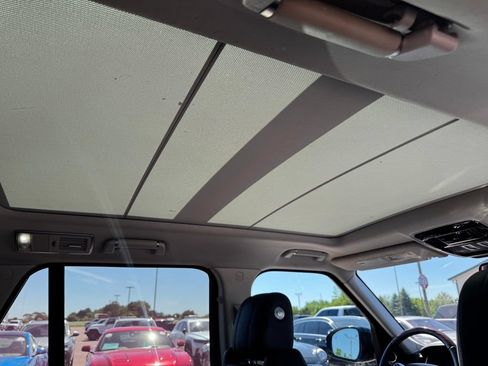 Used 2016 Land Rover Range Rover Supercharged AWD/4WD image 18