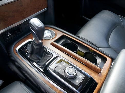 Used 2023 Nissan Armada SL w/ Captain's Chairs Package image 28