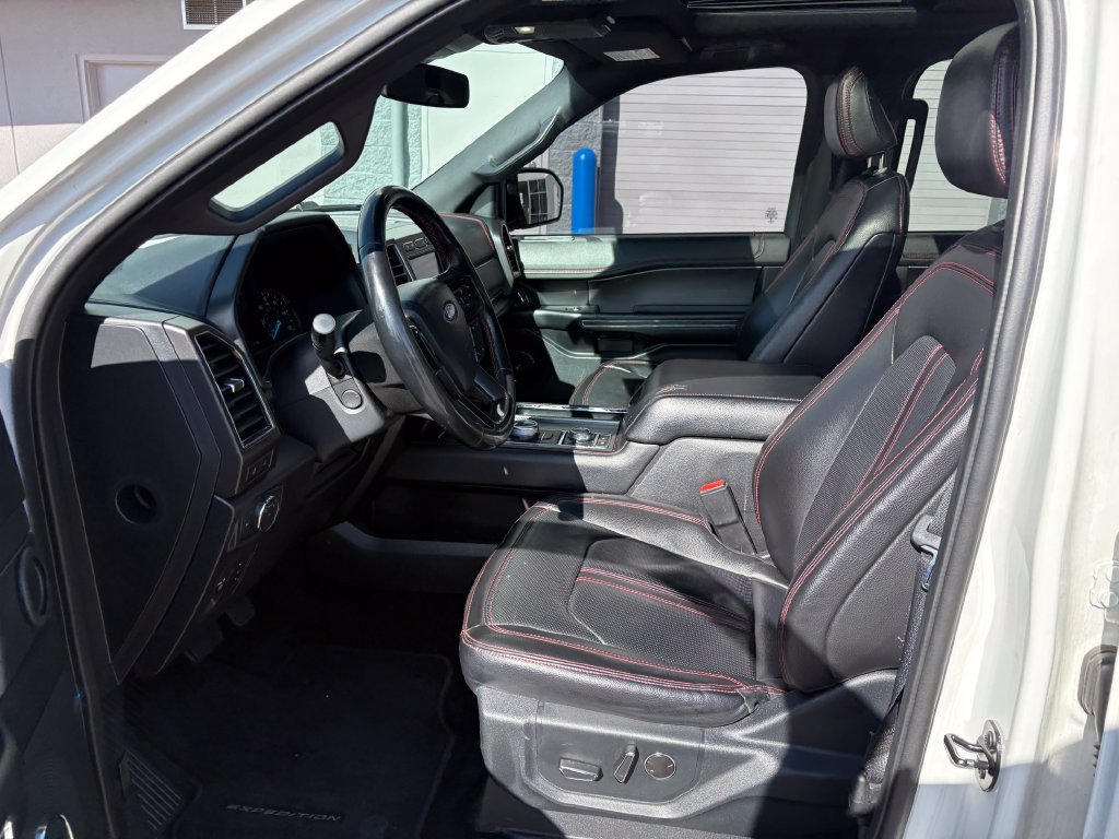 Used 2021 Ford Expedition Limited AWD/4WD image 18