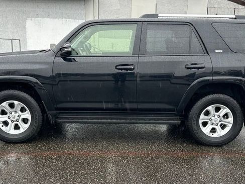 Certified 2024 Toyota 4Runner SR5 Premium w/ Moonroof Package AWD/4WD image 8
