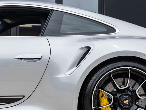 Certified 2025 Porsche 911 Turbo S AWD/4WD image 18