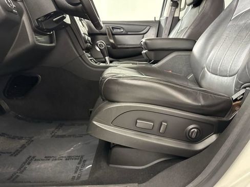 Used 2015 Chevrolet Traverse LTZ image 22