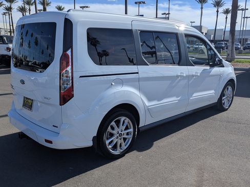 Used 2018 Ford Transit Connect XLT image 2