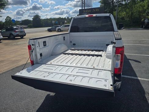 Used 2017 Ford F250 XLT w/ XLT Value Package RWD image 6