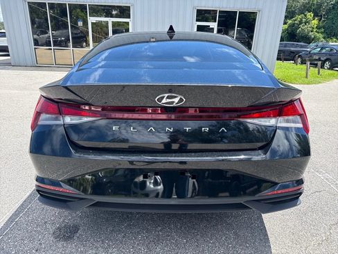 Used 2023 Hyundai Elantra SEL FWD image 9