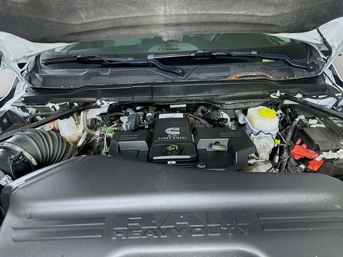 Used 2024 RAM 3500 Big Horn AWD/4WD image 9