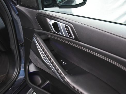 Used 2022 BMW X6 xDrive40i w/ Executive Package image 18