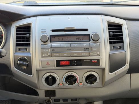 Used 2011 Toyota Tacoma 4x4 Double Cab w/ SR5 Pkg #2 image 26