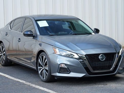 Used 2021 Nissan Altima 2.5 SR w/ SR Premium Package FWD image 48