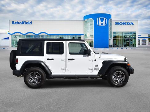 Used 2018 Jeep Wrangler Unlimited Sport S image 2