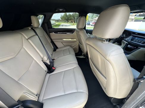 Used 2019 Cadillac XT5 FWD image 11