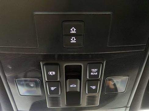 Used 2020 Volkswagen Tiguan SE R-Line FWD image 74