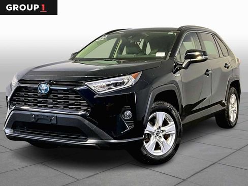 Certified 2019 Toyota RAV4 XLE image 1