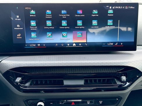 New 2026 BMW 330i Sedan w/ M Sport Package RWD image 30